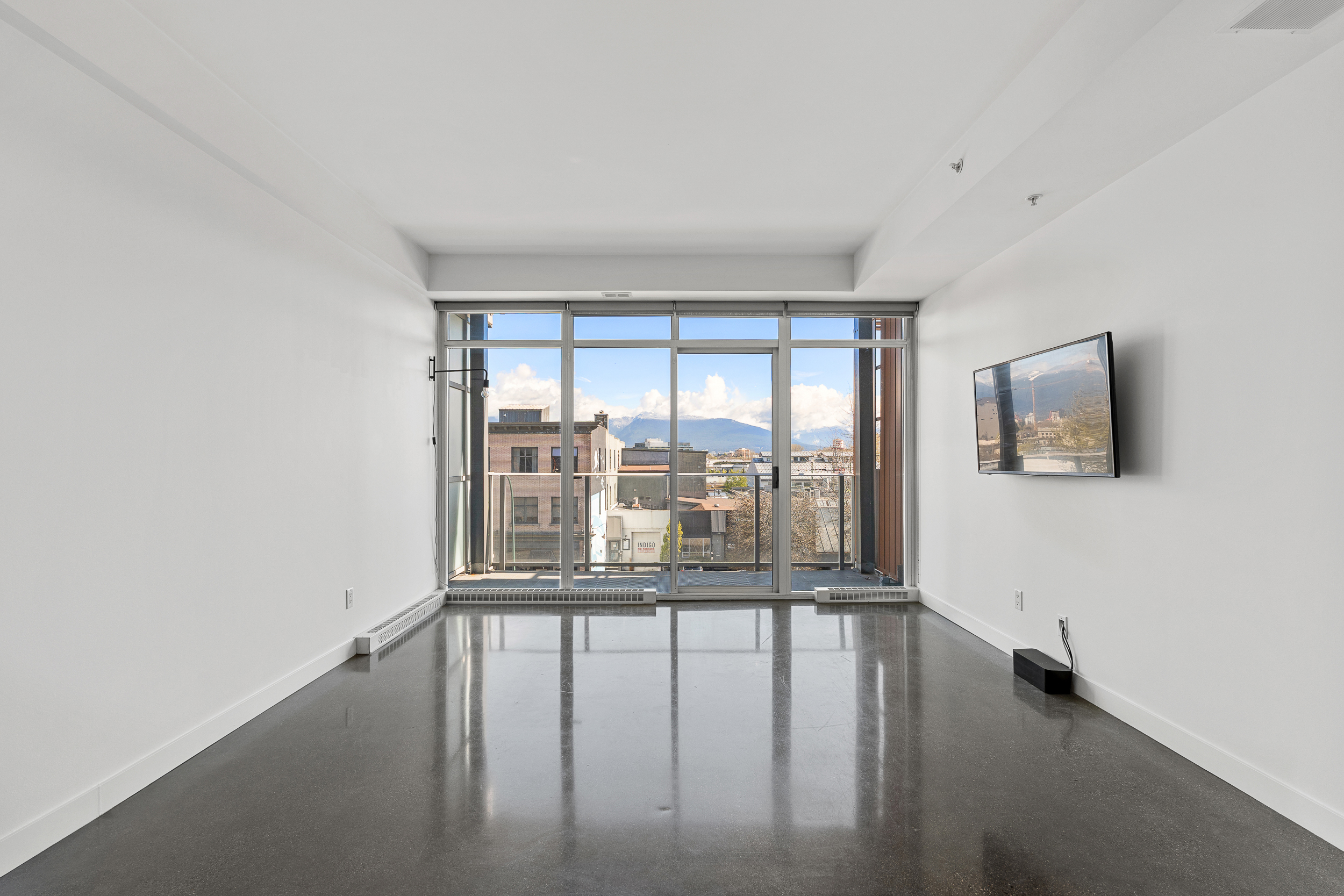 #417 – 256 E. 2nd Avenue